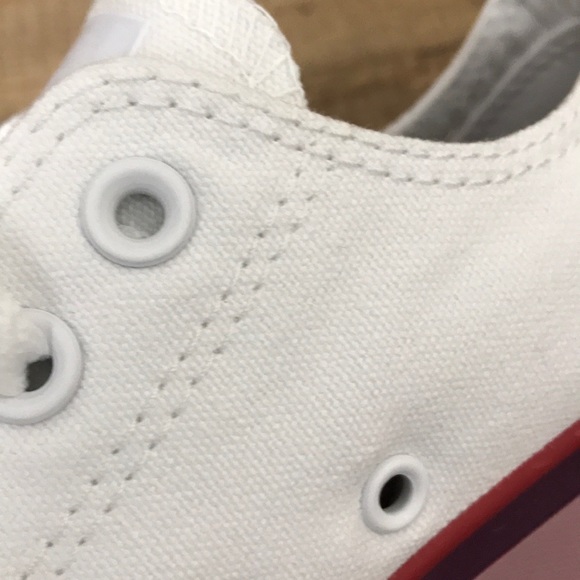 CONVERSE PLATFORM BRAND NEW - Picture 13 of 16